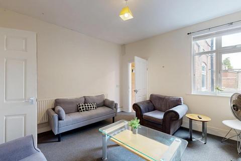4 bedroom house to rent, Derby Road, Loughborough LE11
