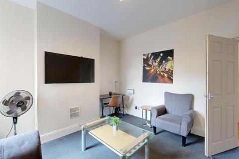 4 bedroom house to rent, Derby Road, Loughborough LE11
