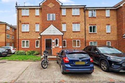 1 bedroom flat for sale, 34 Fenman Gardens, Ilford, IG3 9QE