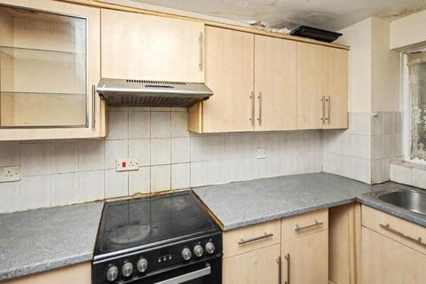 1 bedroom flat for sale, 34 Fenman Gardens, Ilford, IG3 9QE