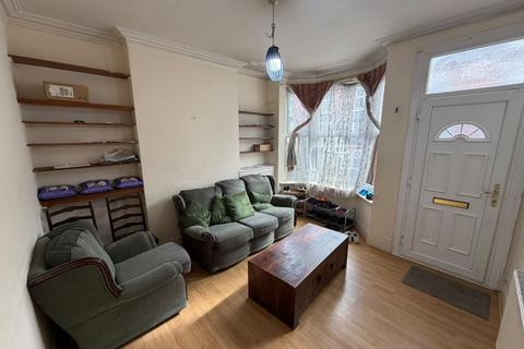 3 bedroom terraced house to rent, Marfitt Street