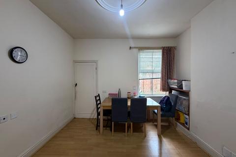 3 bedroom terraced house to rent, Marfitt Street