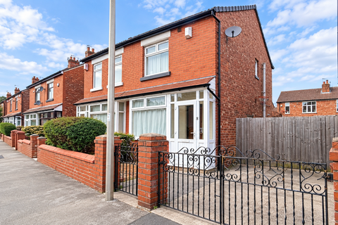 2 bedroom semi-detached house for sale, Shaftesbury Road, Cheadle Heath, SK3