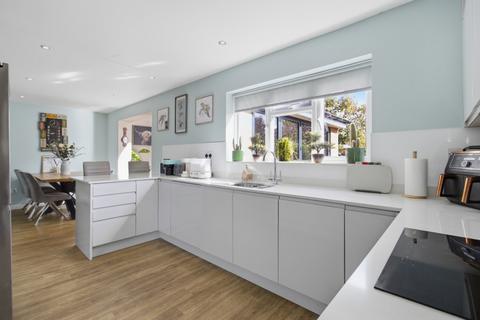 4 bedroom detached house for sale, Coopers Way, Newent, Gloucestershire, GL18