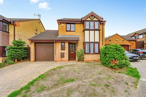 3 bedroom detached house for sale, Launton Close, Luton
