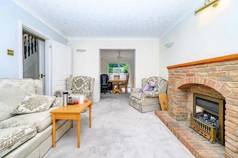 3 bedroom detached house for sale, Launton Close, Luton