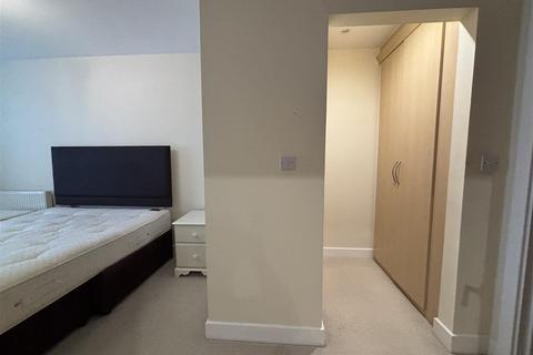 undefined, Highbury Drive, Leatherhead
