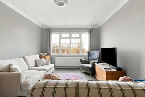 1 bedroom flat for sale, Waterloo House, Chertsey Road, Ashford, TW15