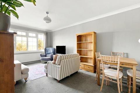 1 bedroom flat for sale, Waterloo House, Chertsey Road, Ashford, TW15