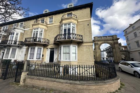 2 bedroom flat to rent, Camperdown, GREAT YARMOUTH