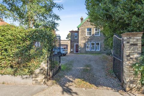 4 bedroom semi-detached house for sale, Crabbe Street, Ipswich