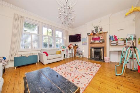 4 bedroom semi-detached house for sale, Crabbe Street, Ipswich