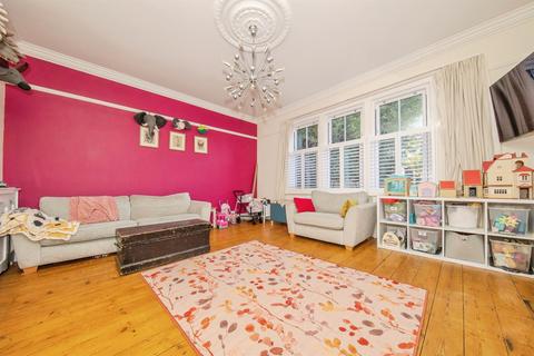 4 bedroom semi-detached house for sale, Crabbe Street, Ipswich