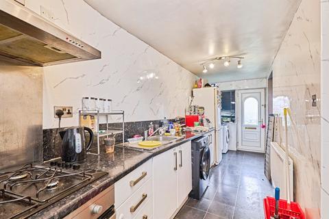 3 bedroom semi-detached house for sale, Kipling Close, Tipton