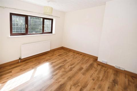 3 bedroom semi-detached house to rent, Park Farm Road, Lincoln LN1