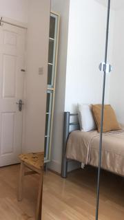 1 bedroom in a house share to rent, Monks Park, Wembley HA9