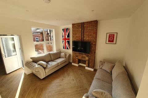 6 bedroom house to rent, Oxford Street, Loughborough LE11