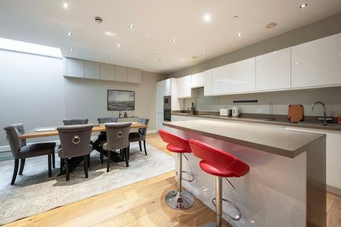 3 bedroom house for sale, Harriet Walk, London