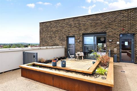 2 bedroom penthouse for sale, Kempton House, Staines TW18