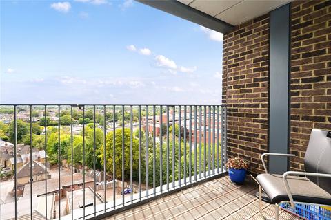 2 bedroom penthouse for sale, Kempton House, Staines TW18