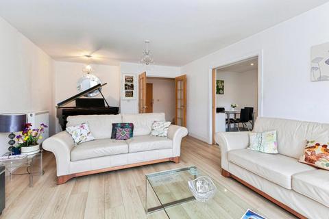 2 bedroom flat for sale, Foxglove Drive, Maidenhead, Berkshire, SL6