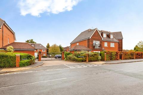 2 bedroom flat for sale, Foxglove Drive, Maidenhead, Berkshire, SL6