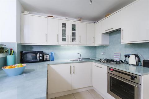 2 bedroom flat for sale, Dorville Crescent, London W6