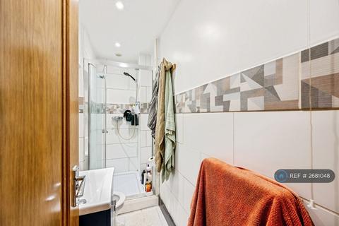 2 bedroom flat to rent, Cleveland Place East, Bath, BA1