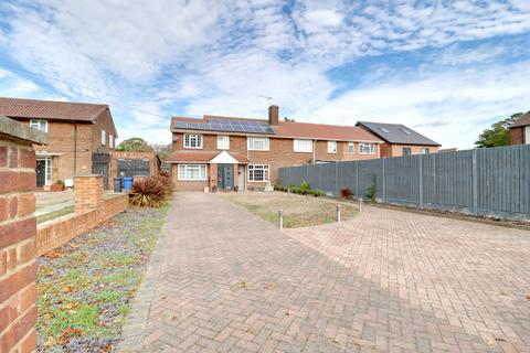 4 bedroom semi-detached house for sale, Humber Avenue, South Ockendon RM15