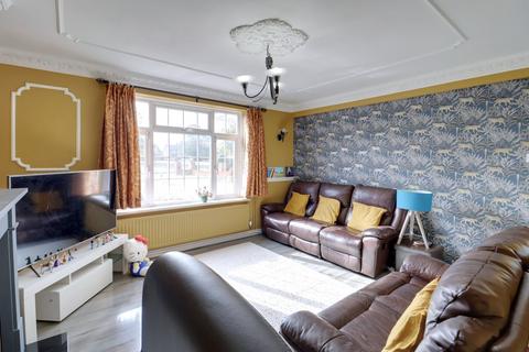 4 bedroom semi-detached house for sale, Humber Avenue, South Ockendon RM15