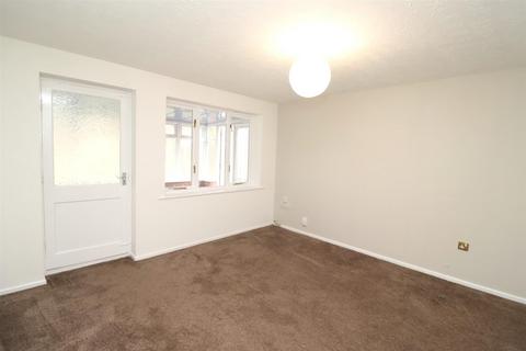 2 bedroom semi-detached house to rent, Orpington Drive, Coventry