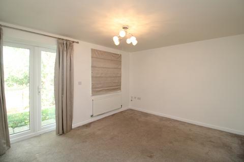3 bedroom semi-detached house to rent, Kings Close, Middlesbrough.