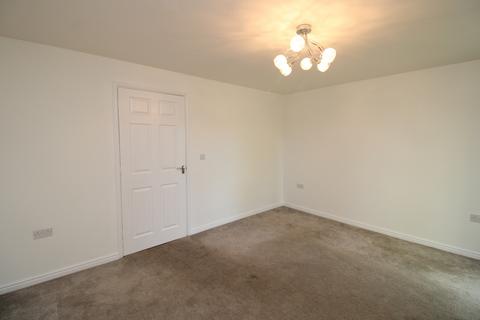 3 bedroom semi-detached house to rent, Kings Close, Middlesbrough.