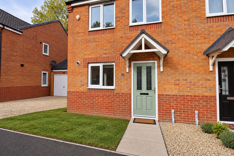 3 bedroom semi-detached house to rent, Kings Close, Middlesbrough.