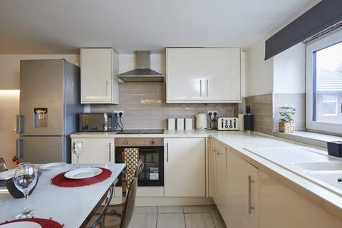 1 bedroom apartment to rent, Wakefield Road, Huddersfield, HD5