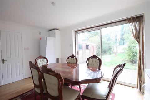 5 bedroom semi-detached house for sale, Kenmore Avenue, Harrow