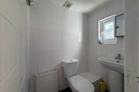 5 bedroom semi-detached house for sale, Kenmore Avenue, Harrow