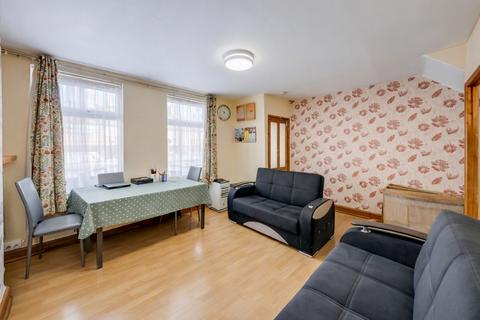 3 bedroom terraced house for sale, Castleton Road, London, SE9