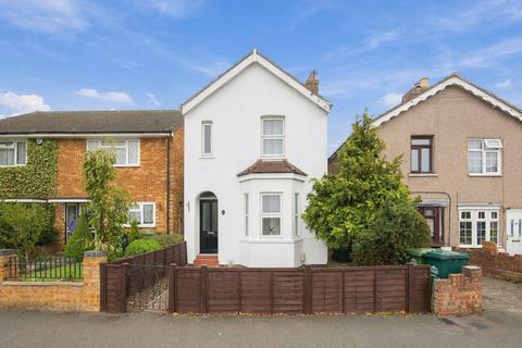 3 bedroom detached house for sale, Woodthorpe Road, Ashford,TW15