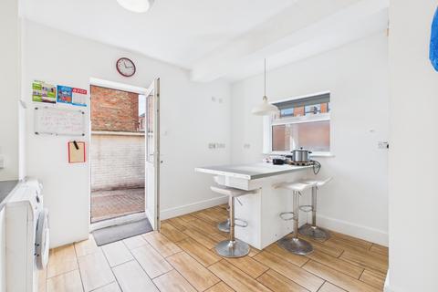 5 bedroom end of terrace house for sale, Lynton Street, Derby, Derbyshire, DE22 3RU