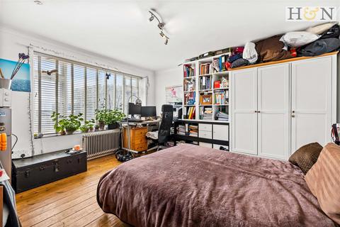 Studio for sale, Kingsway, Hove BN3