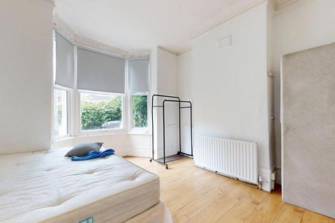 3 bedroom terraced house for sale, 119 Listria Park, Stoke Newington, N16 5SP