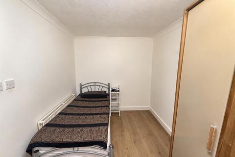 3 bedroom terraced house for sale, Bixley Close, Southall