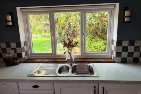 3 bedroom detached house to rent, Holywell Road, Caerwys