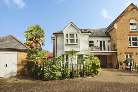 3 bedroom end of terrace house for sale, Sawyers Grove, Brentwood CM15