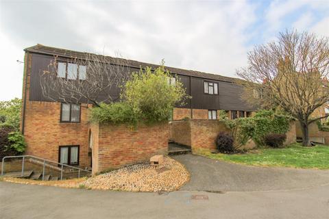 1 bedroom maisonette to rent, Whitehall Road, Uxbridge, UB8