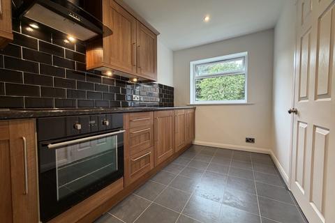 2 bedroom flat to rent, Kay Brow, Ramsbottom, Bury, BL0 9AY