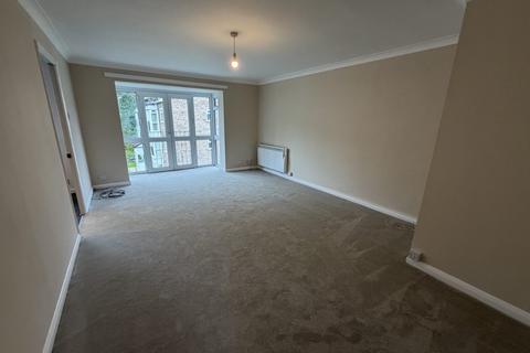 2 bedroom flat to rent, Kay Brow, Ramsbottom, Bury, BL0 9AY