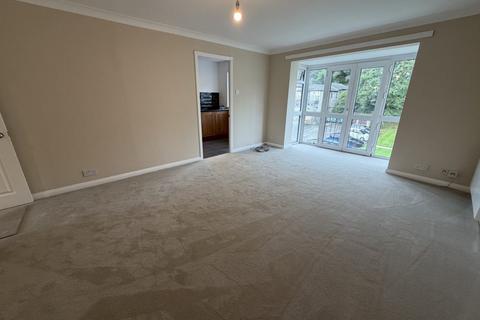 2 bedroom flat to rent, Kay Brow, Ramsbottom, Bury, BL0 9AY