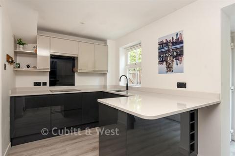 2 bedroom end of terrace house for sale, Wheeler Road, Crawley RH10